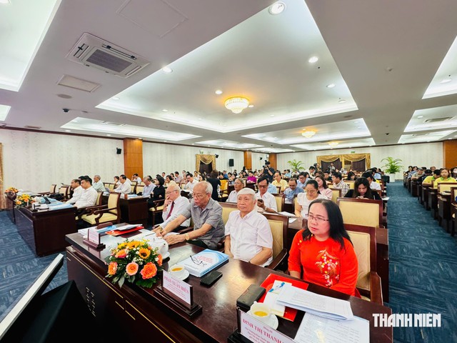 Cảnh báo lạm dụng tiếng lóng, viết tắt, biến dạng chính tả trên không gian mạng- Ảnh 2.