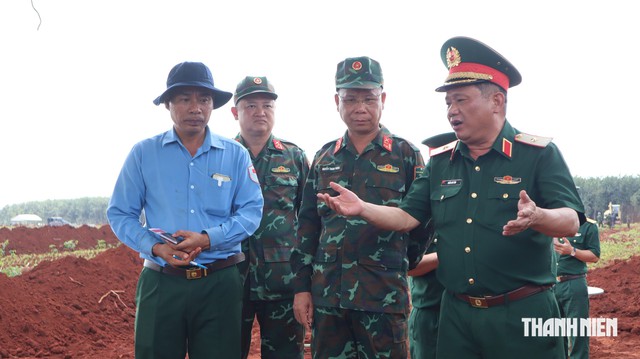 'Bố tôi nằm nghĩa trang, còn các chú ở đây...' - Ảnh 6.