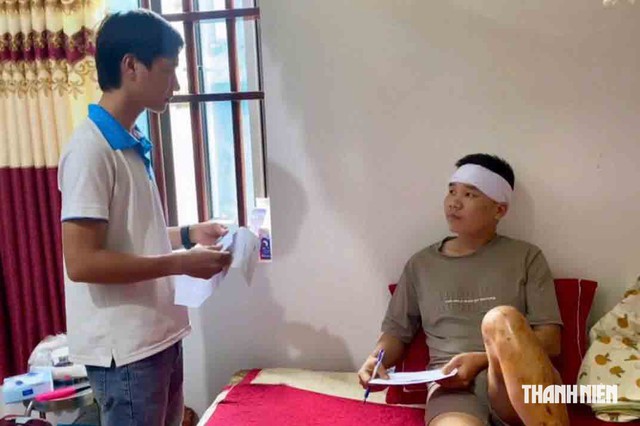 B&aacute;o Thanh Ni&ecirc;n trao hỗ trợ gia đ&igrave;nh nạn nh&acirc;n lũ qu&eacute;t tại Lai Ch&acirc;u- Ảnh 3.
