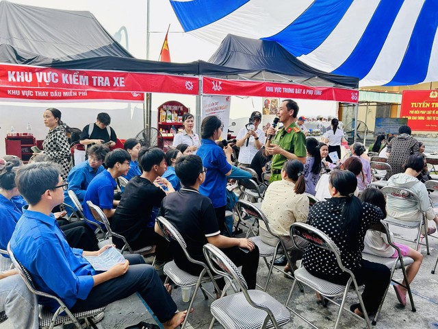 Tuổi mười bảy trong m&agrave;u &aacute;o xanh- Ảnh 3.