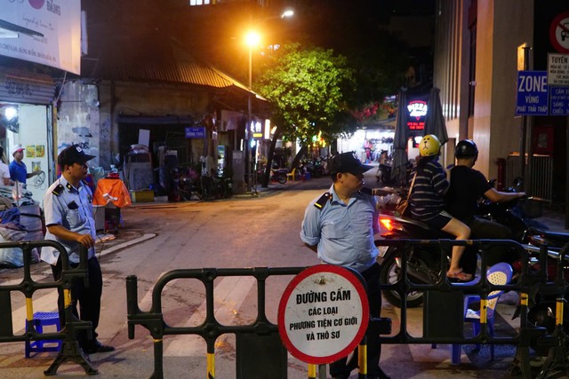 Người dân kỳ vọng phố cổ bớt khói xe nhờ Vùng phát thải thấp- Ảnh 1.
