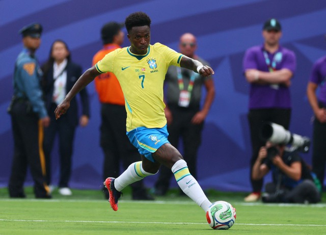 Sao Brazil Vinicius phẫu thuật sau World Cup 2026: Diện mạo mới g&acirc;y sốt - Ảnh 2.