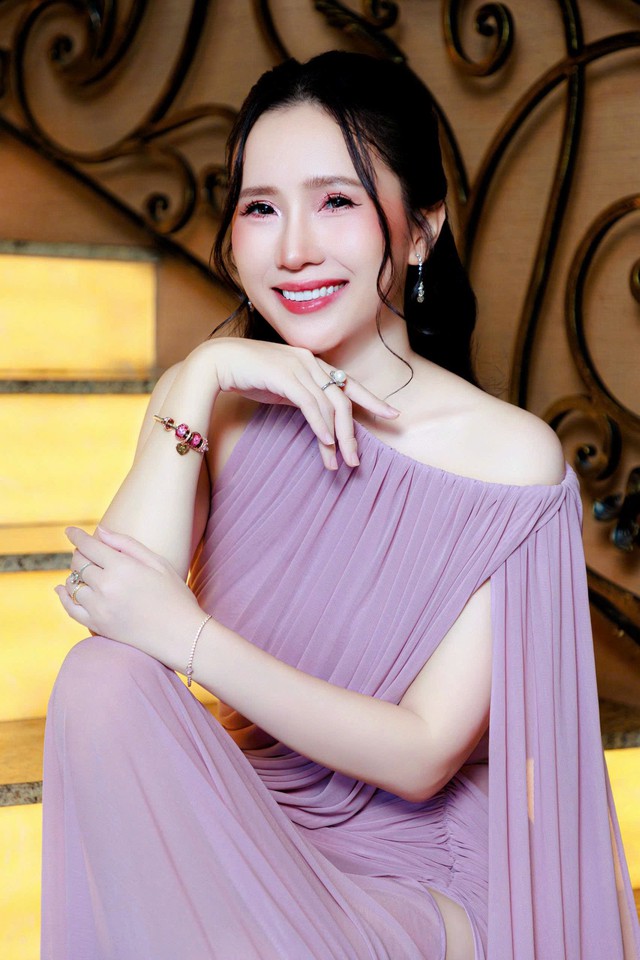 MC Hoài Hương: ‘Thành công trong sự hạnh phúc’ - Ảnh 1.
