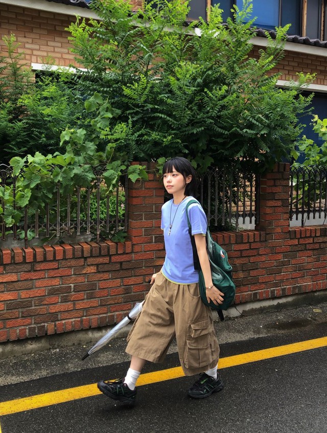 Gen Z phối đồ với quần cargo như thế n&agrave;o?- Ảnh 4.