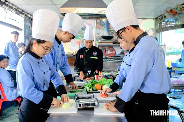 Từ 2026 học sinh trung cấp li&ecirc;n th&ocirc;ng liệu c&oacute; dễ lấy bằng đại học chất lượng? - Ảnh 2.