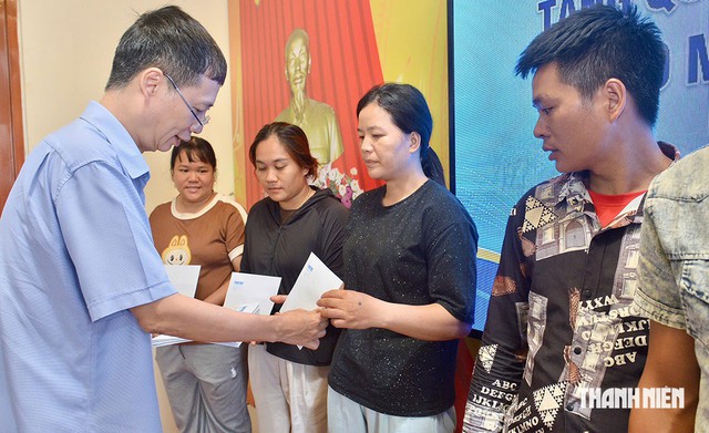 B&aacute;o Thanh Ni&ecirc;n hỗ trợ người d&acirc;n v&ugrave;ng rốn lũ Cao Bằng- Ảnh 1.