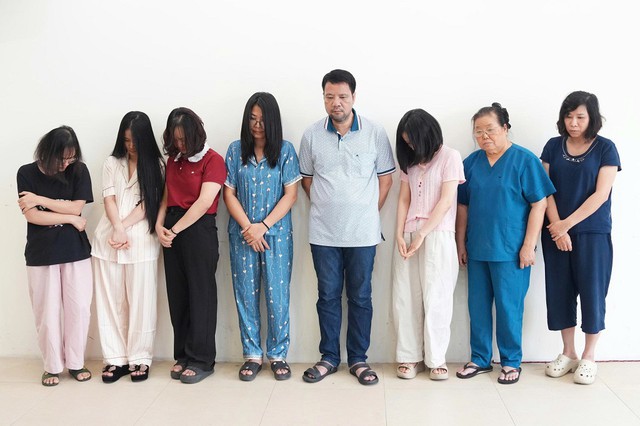 Lập phòng khám rồi 'vẽ bệnh' để lừa hàng trăm khách hàng- Ảnh 2.