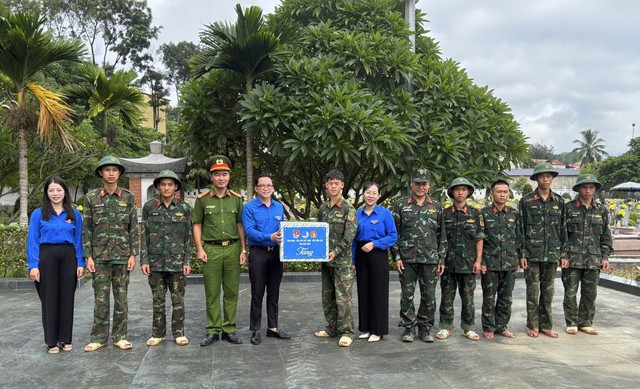 Người trẻ tri &acirc;n bằng những việc l&agrave;m &yacute; nghĩa- Ảnh 4.