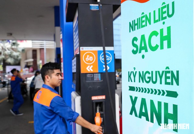 Gần 2 th&aacute;ng b&aacute;n xăng E10, TP.HCM chưa ghi nhận phản &aacute;nh về chất lượng- Ảnh 1.