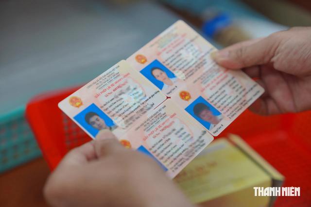Bằng lái xe hết hạn: Nhầm mốc 1 năm phải thi cả 3 phần - Ảnh 1.