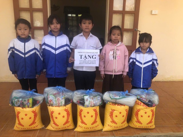 Người bền bỉ gieo mầm xanh hy vọng nơi rẻo cao - Ảnh 8.