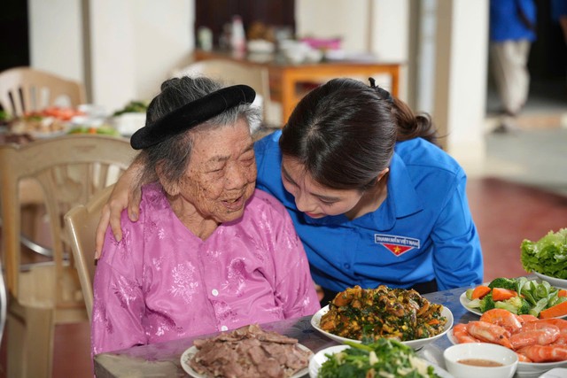 Người trẻ tri &acirc;n bằng những việc l&agrave;m &yacute; nghĩa- Ảnh 1.