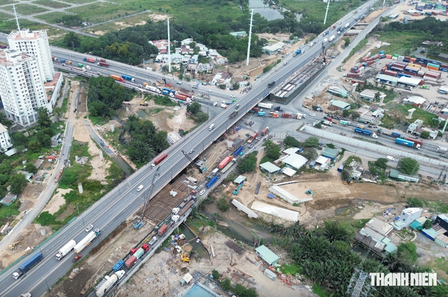 TP.HCM sẽ làm đường riêng cho xe container vào cảng Cát Lái - Ảnh 3.