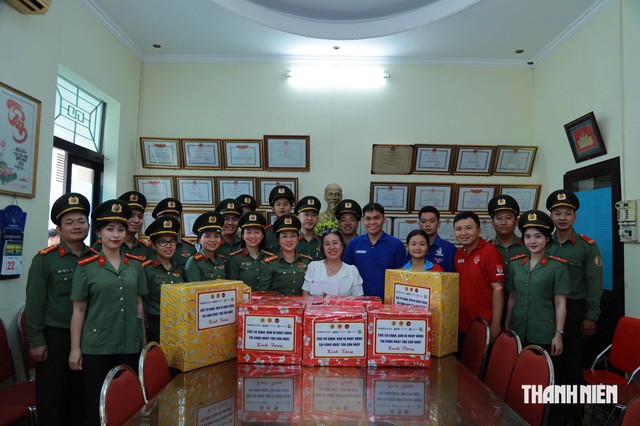 Ấm áp chương trình tri ân của tuổi trẻ Cụm cảng Hàng không Tân Sơn Nhất - Ảnh 2.