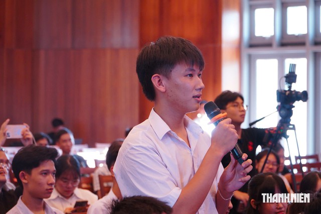 GS Đàm Thanh Sơn truyền cảm hứng về vật lý lượng tử tại ICISE - Ảnh 2.