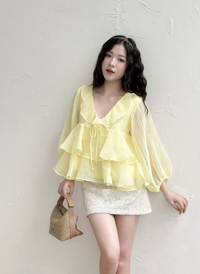 Đ&aacute;nh tan nắng h&egrave; c&ugrave;ng những thiết kế gam m&agrave;u v&agrave;ng bơ - Ảnh 1.