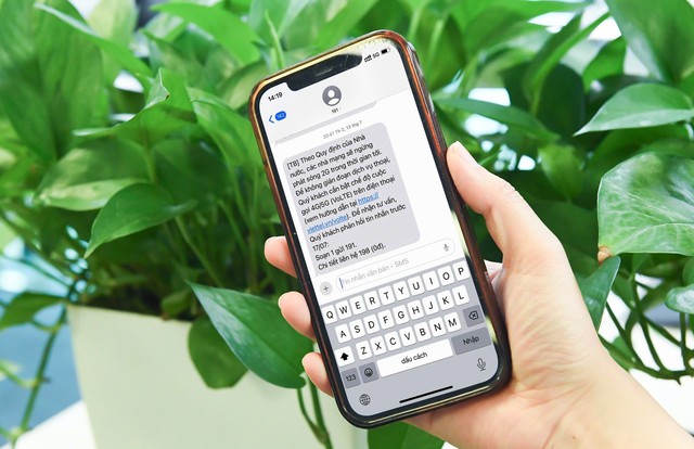 Gen Z ơi, giúp ba mẹ, ông bà bật tính năng này để tránh mất liên lạc - Ảnh 1.