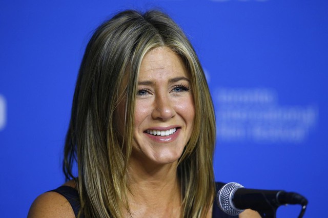 Jennifer Aniston v&agrave; nhiều ng&ocirc;i sao Hollywood bị điều tra v&igrave; gian lận bầu cử - Ảnh 1.