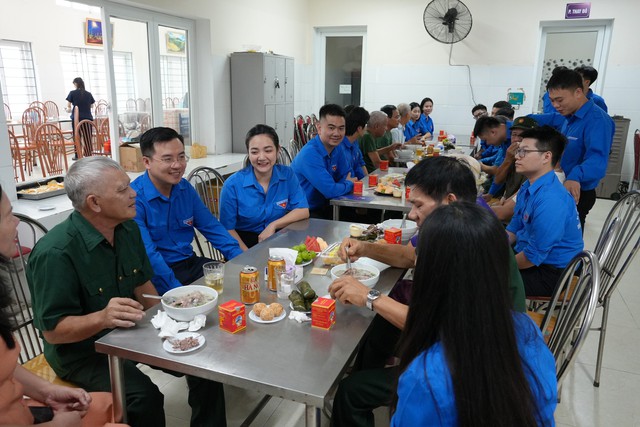 H&agrave;nh tr&igrave;nh tri &acirc;n &yacute; nghĩa của tuổi trẻ Mặt trận- Ảnh 1.