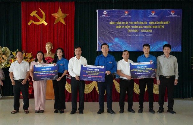 H&agrave;nh tr&igrave;nh tri &acirc;n &yacute; nghĩa của tuổi trẻ Mặt trận- Ảnh 4.