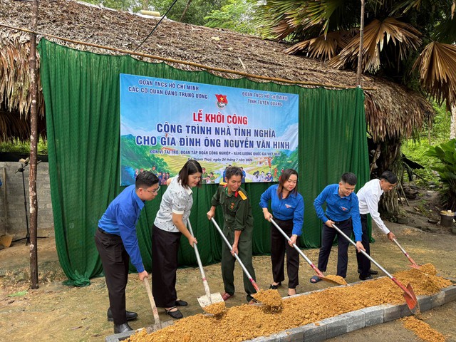 Trao nhà tình nghĩa tri ân cựu chiến binh Nguyễn Văn Hinh tại Tuyên Quang- Ảnh 3.