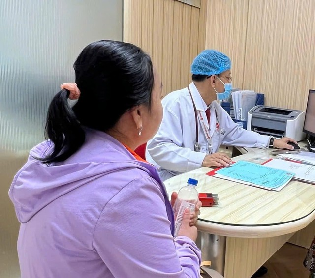 Ngất xỉu do thiếu m&aacute;u, người phụ nữ su&yacute;t mất mạng v&igrave; biến chứng Lupus ban đỏ - Ảnh 2.