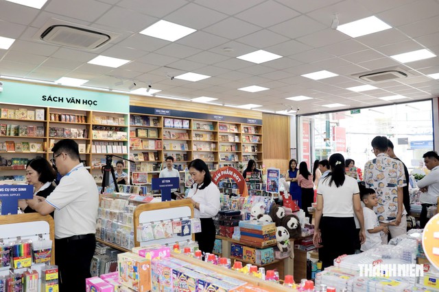 Thành phố mới Đồng Nai khai trương nhà sách 7 tỉ đồng kết nối Đông Nam Bộ - Ảnh 3.