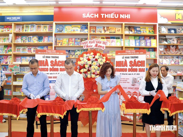 Thành phố mới Đồng Nai khai trương nhà sách 7 tỉ đồng kết nối Đông Nam Bộ - Ảnh 1.