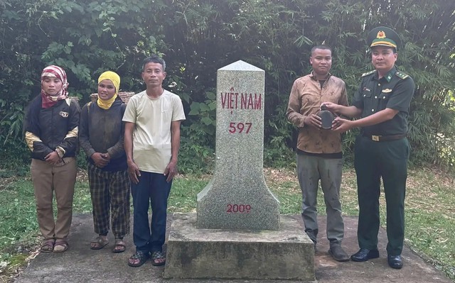 Phát hiện khu vực nghi có mộ tập thể từ nguồn tin của người dân Lào - Ảnh 1.