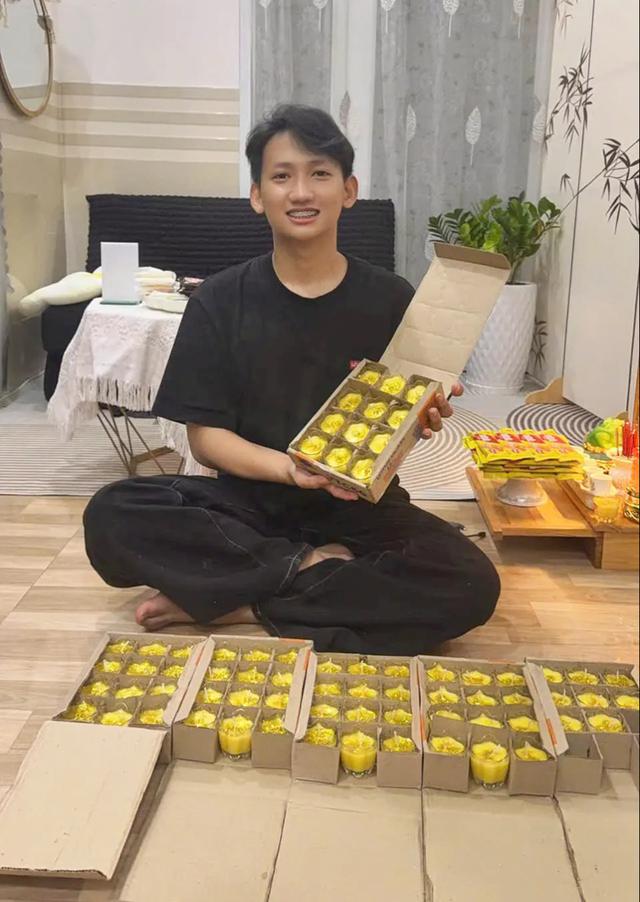 Lương Văn Lan v&agrave; h&agrave;nh tr&igrave;nh đi t&igrave;m lẽ sống - Ảnh 2.