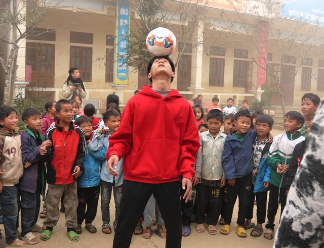 Hành trình kết nối bóng đá của Văn Anh Neymar- Ảnh 1.
