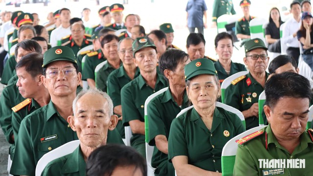 Đại tướng Phan Văn Giang dự lễ tìm kiếm, quy tập hài cốt liệt sĩ tại xã Minh Đức- Ảnh 7.