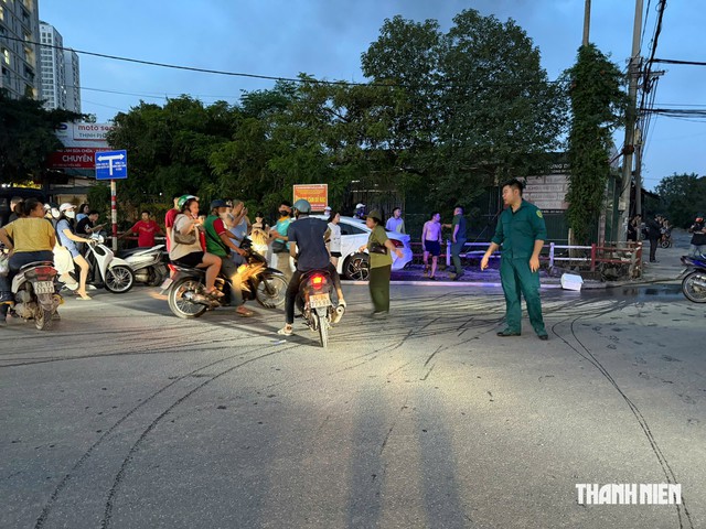 Hà Nội: Đang cháy lớn tại xưởng giấy ở Thanh Liệt- Ảnh 5.