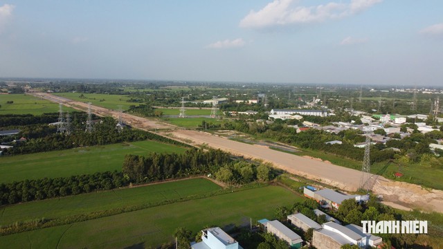 Cao tốc Mỹ An - Cao L&atilde;nh dần th&agrave;nh h&igrave;nh sau 10 th&aacute;ng thi c&ocirc;ng - Ảnh 1.