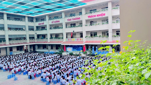 Trường học sau sáp nhập, năng lực hiệu trưởng cần nhiều hơn nữa- Ảnh 1.