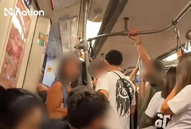Du kh&aacute;ch &Yacute; x&uacute;c phạm người Th&aacute;i Lan, Đại sứ qu&aacute;n &Yacute; phải xin lỗi - Ảnh 1.