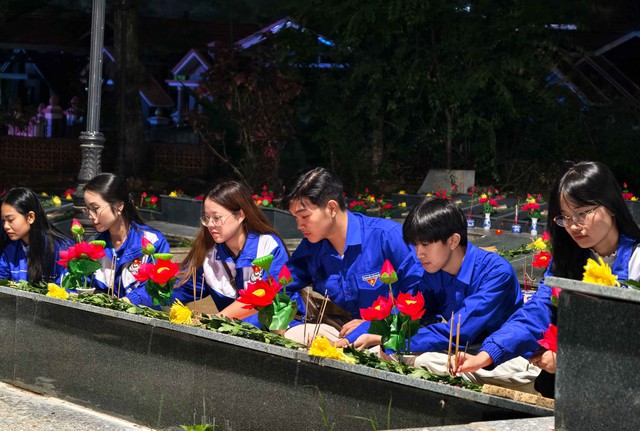 Biết ơn sâu sắc với những người đã ngã xuống vì đất nước- Ảnh 1.