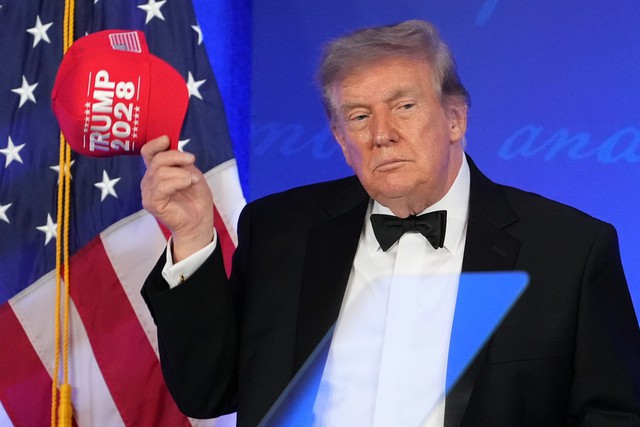 Ông Trump nói về khả năng tranh cử nhiệm kỳ 3 tại tiệc báo chí Nhà Trắng- Ảnh 1.