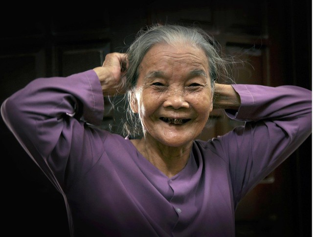 Người nghệ sĩ thương binh và bộ ảnh răng đen độc nhất vô nhị- Ảnh 7.
