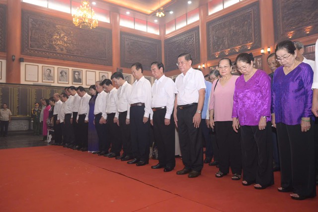 Nguyên Thủ tướng Nguyễn Tấn Dũng dự lễ giỗ Anh hùng, liệt sĩ ở tỉnh An Giang - Ảnh 3.
