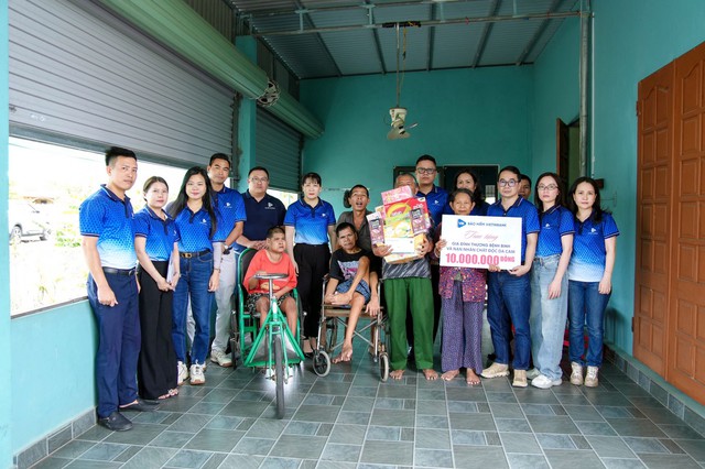 Bảo hiểm VietinBank - VBI tri &acirc;n người c&oacute; c&ocirc;ng nh&acirc;n ng&agrave;y Thương binh - Liệt sĩ - Ảnh 1.