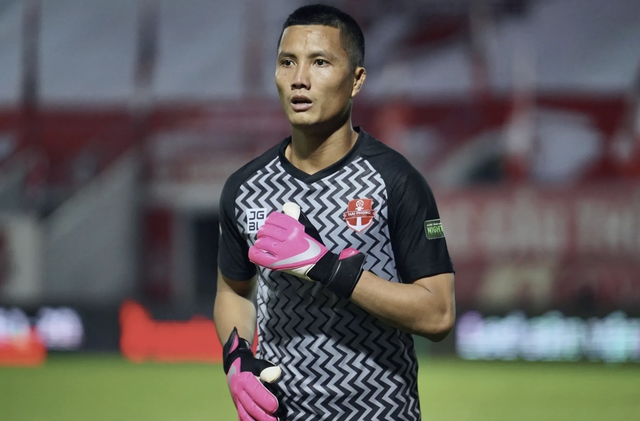 Thủ m&ocirc;n hay nhất ASEAN Cup 2024 Nguyễn Đ&igrave;nh Triệu bất ngờ chia tay CLB Hải Ph&ograve;ng- Ảnh 1.
