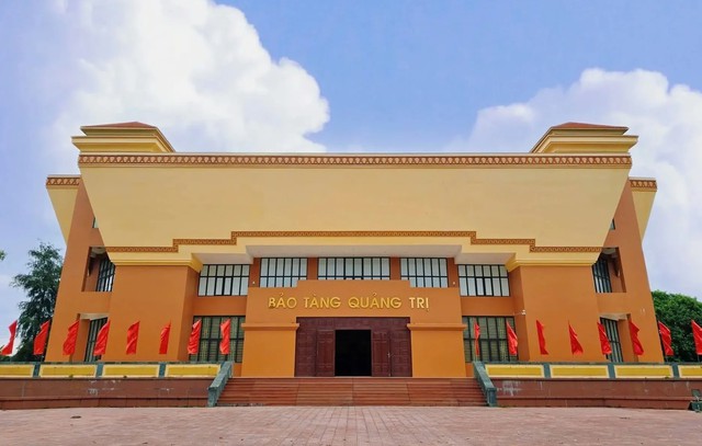 Triển l&atilde;m L&ecirc; B&aacute; Đảng: Từ x&aacute;c B-52 đến c&aacute;nh chim h&ograve;a b&igrave;nh- Ảnh 5.