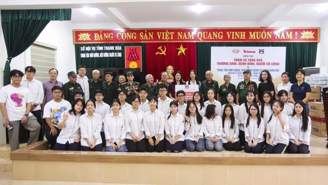 'Lửa ấm' của học sinh lan tỏa đạo l&yacute; Uống nước nhớ nguồn - Ảnh 1.