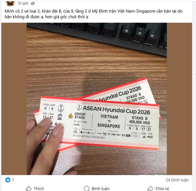'Chợ đen' tấp nập, vé đội tuyển Việt Nam đấu Singapore bán đắt như tôm tươi- Ảnh 3.