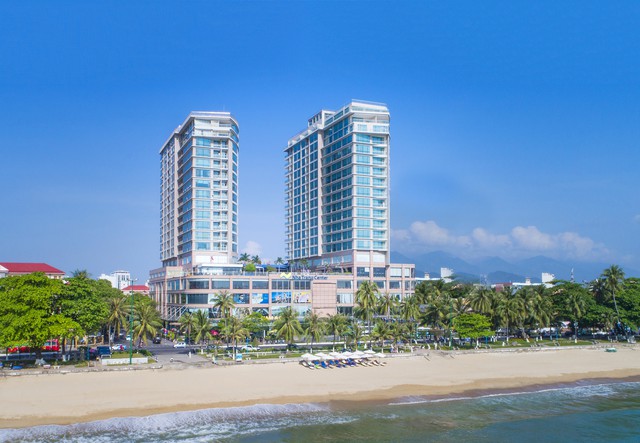 Diamond Bay Hotel Nha Trang: Biểu tượng nghỉ dưỡng bên vịnh biển - Ảnh 1.