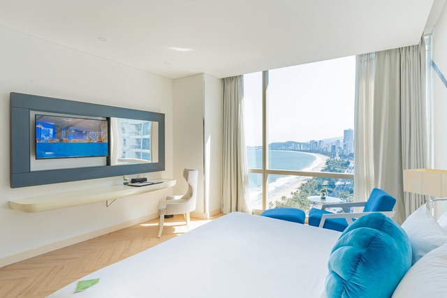 Diamond Bay Hotel Nha Trang: Biểu tượng nghỉ dưỡng bên vịnh biển - Ảnh 2.