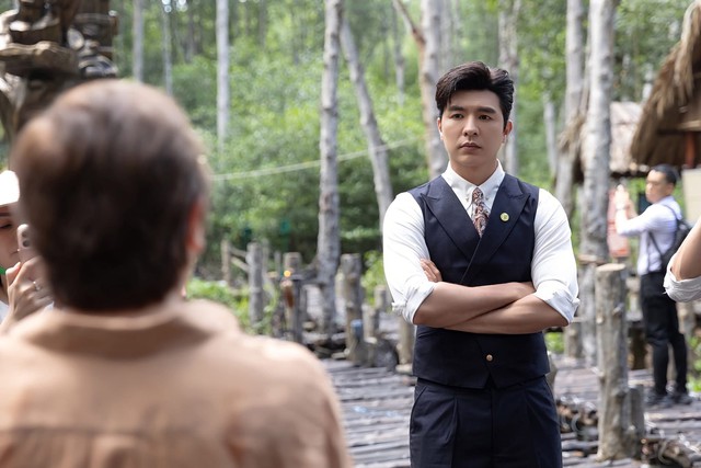 Nam diễn vi&ecirc;n 'Mưa đỏ' đắt show nhất l&agrave; ai? - Ảnh 2.