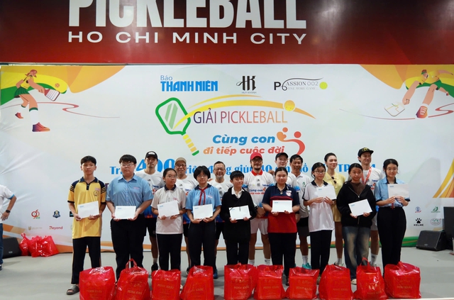 Từ một giải pickleball thành một mạng lưới đồng hành nhân ái - Ảnh 1.