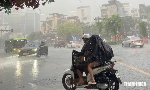 19 tỉnh, thành phố ứng phó mưa lớn, gió mạnh trên biển- Ảnh 1.